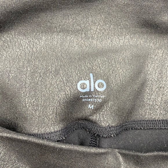 ALO Cracked Liquid Air Brushed Legging Medium - Picture 8 of 8